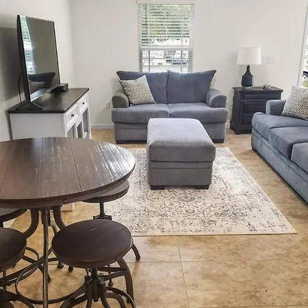 Oak Street #4 Villa